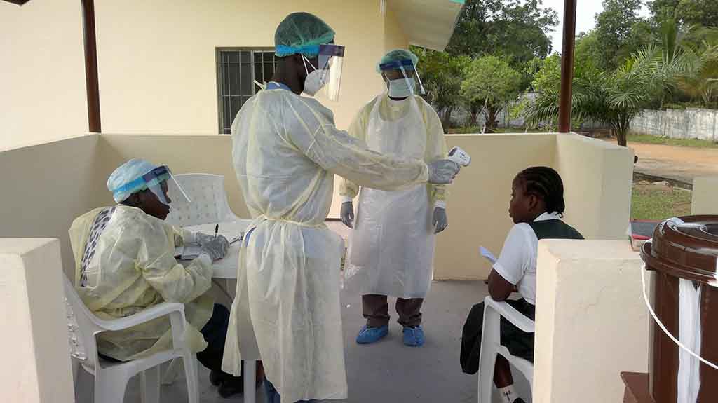 Zona de valoración de síntomas de ébola del Centro de Salud Saint Benedict Menni