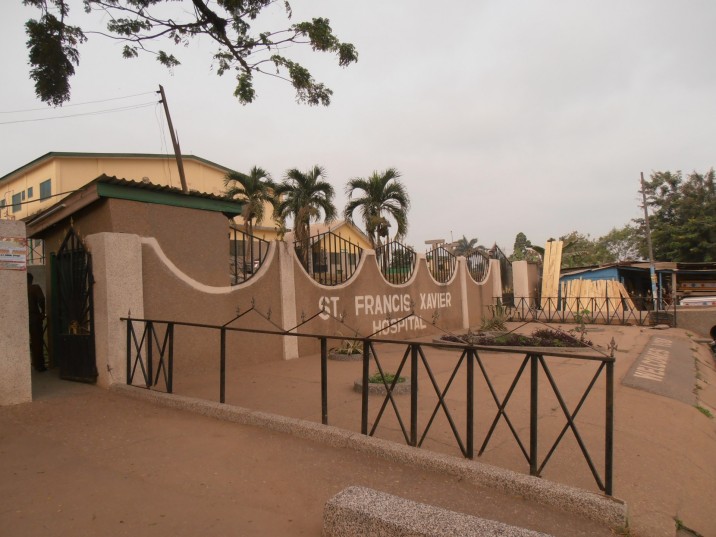 Entrada del Hospital Saint Francisco Xavier de Foso.