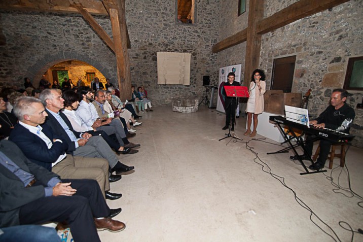 Iñaki Revuelta, Marian Larrea y Juan Carlos Irizar, actuando en Chillida Leku