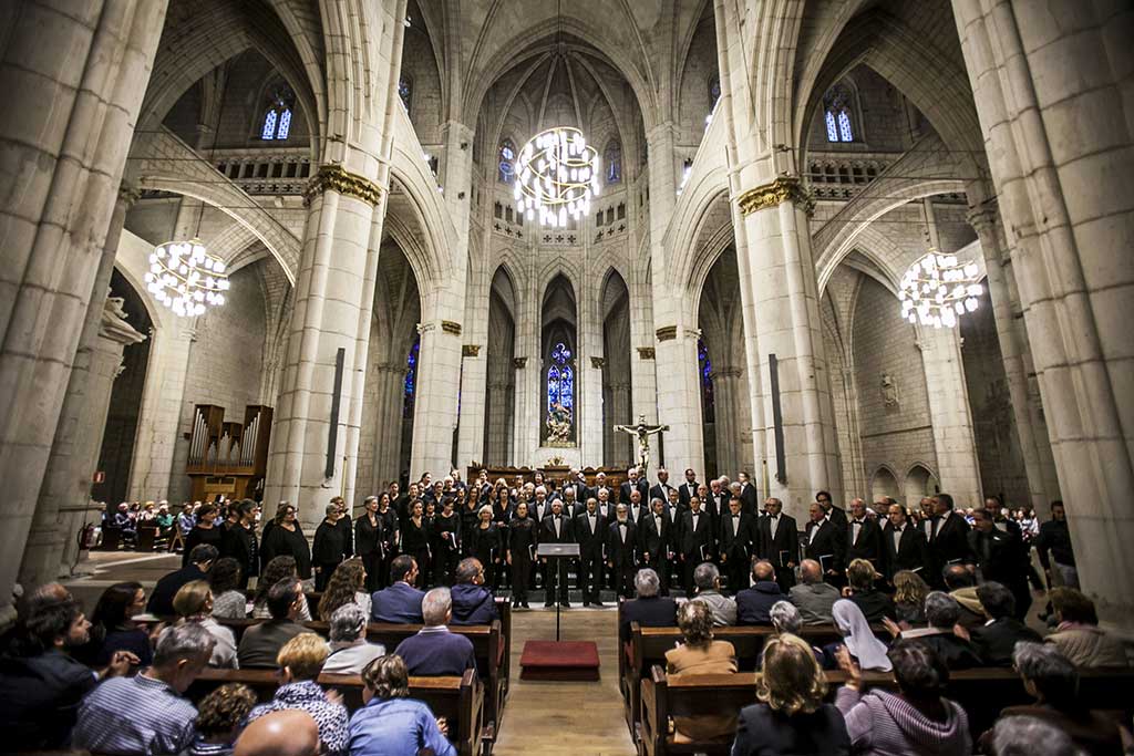 Concierto solidario de la Sociedad Coral de Bilbao en la Catedral de Santa María