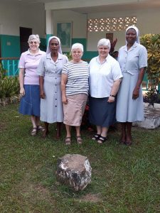 Sor Anabela Carneiro, con la Comunidad de Hermanas Hospitalarias en Liberia