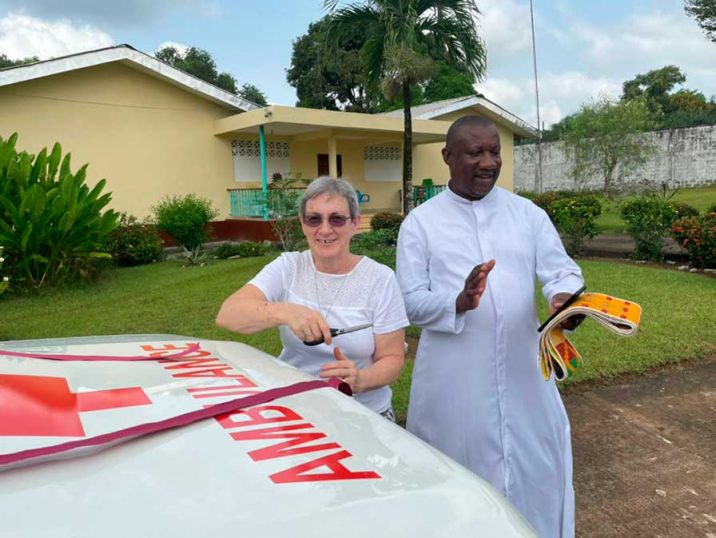 Nueva ambulancia del Saint benedict Menni Health Center