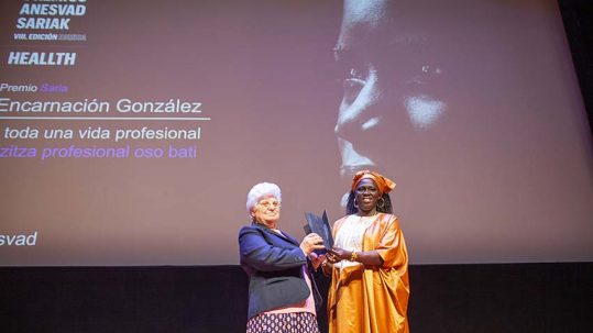 INca GOnzález recibe el premio de Anesvad a su trayectoria